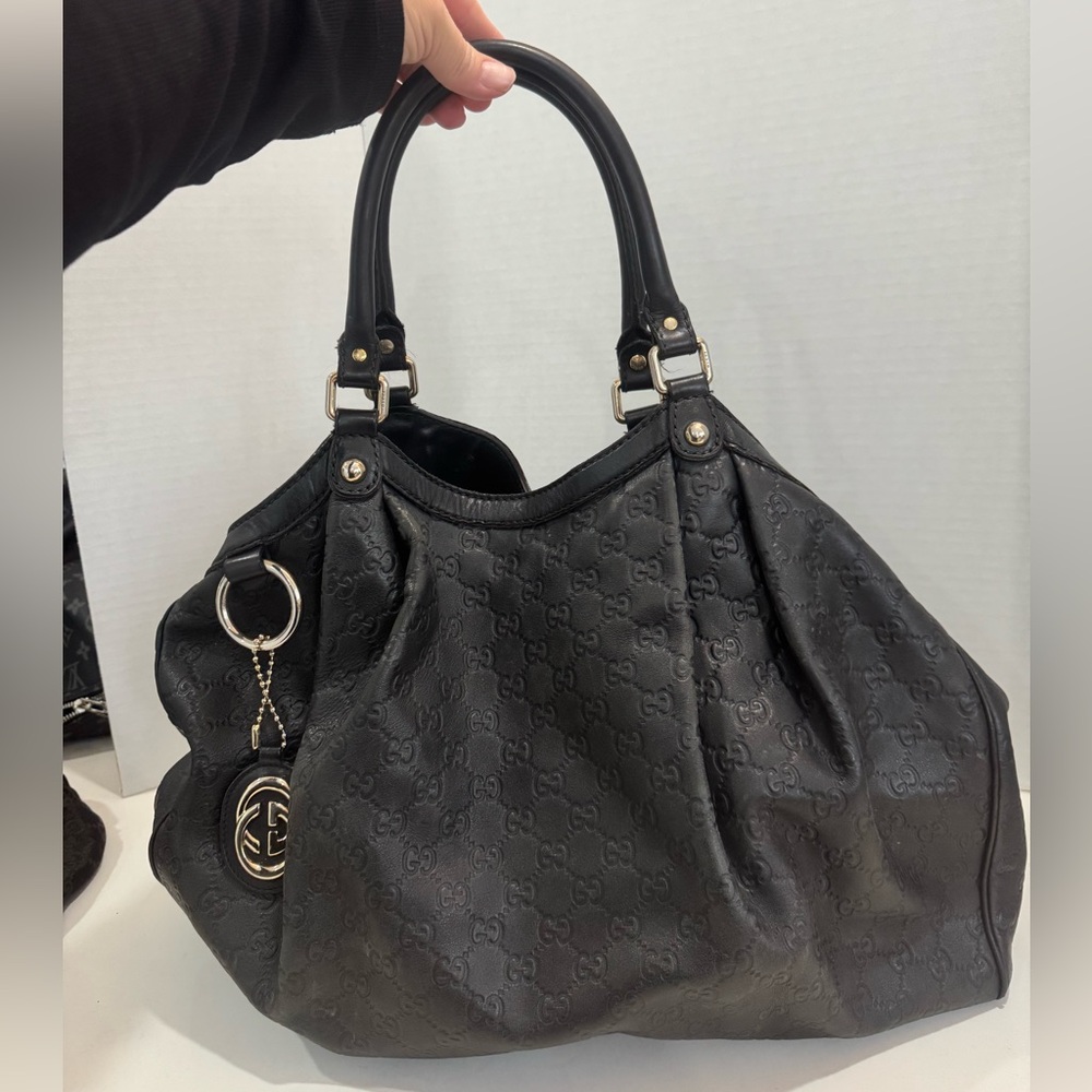 Gucci Black Sukey GM (large) Embossed Shoulder Bag silver hardware
